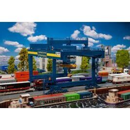 Containerbrücke GVZ Hafen Nür